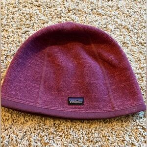 Patagonia Beanie Hat Size Medium Purple Knit Toque Winter Outdoors Gorpcore V5